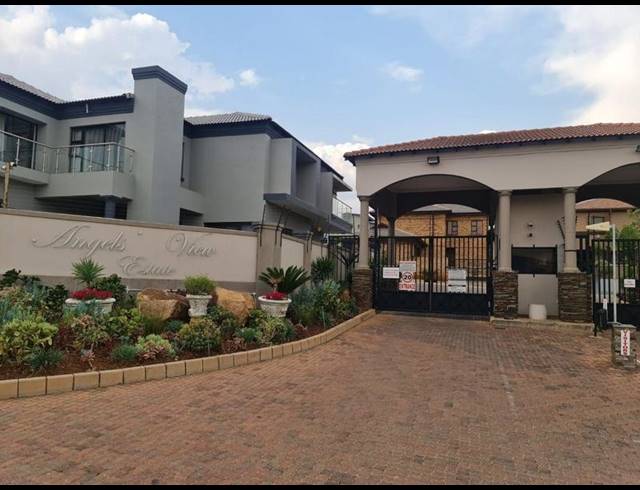 3 BEDROOM PROPERTY TO RENT IN RADIOKOP